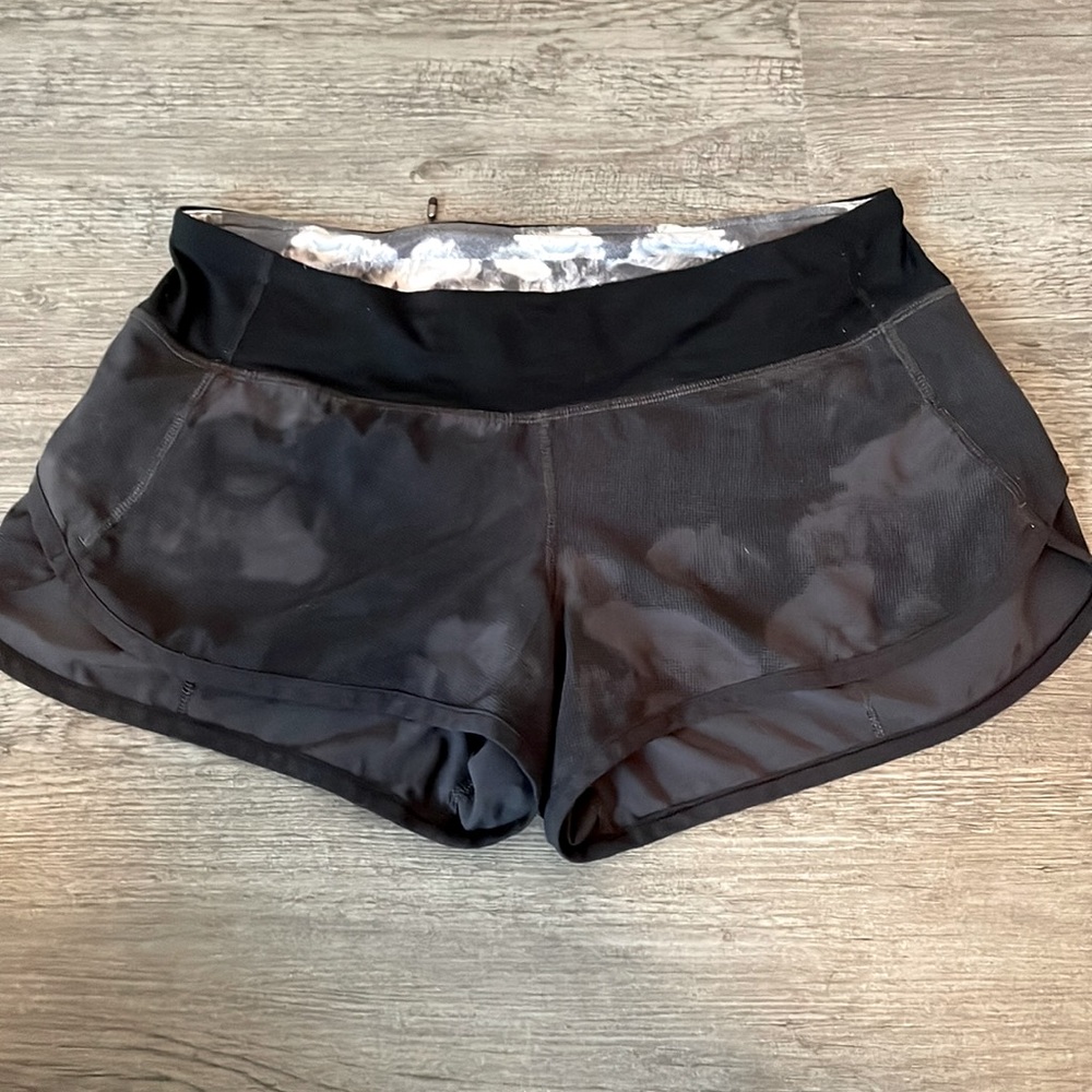 Lululemon Shorts Size 4